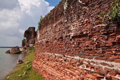 Alamparai Fort