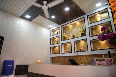 Dr. Madaan's Aastha Ayurveda & Panchkarma Treatment & Training