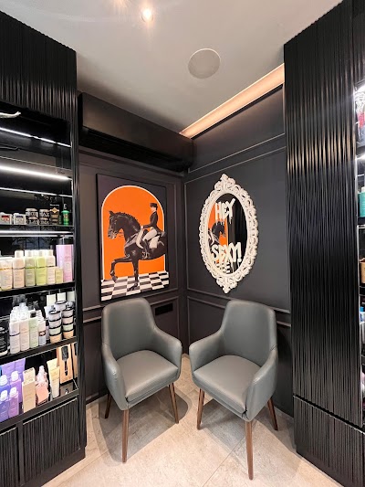 Hakim’s Aalim Hair & Beauty Lounge